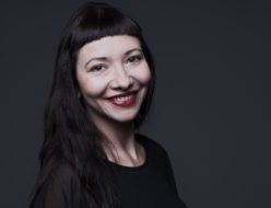 Portret przedstawiający aktorkę gościnną Teatru Polskiego w Poznaniu, Sylwię Koronczewską-Cyris