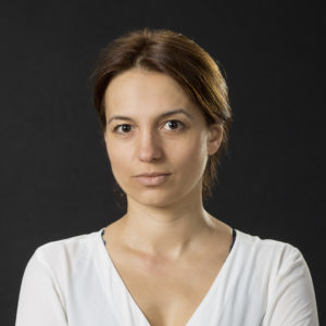 Portret przedstawiający aktorkę gościnną Teatru Polskiego w Poznaniu, Sylwię Zajkowską