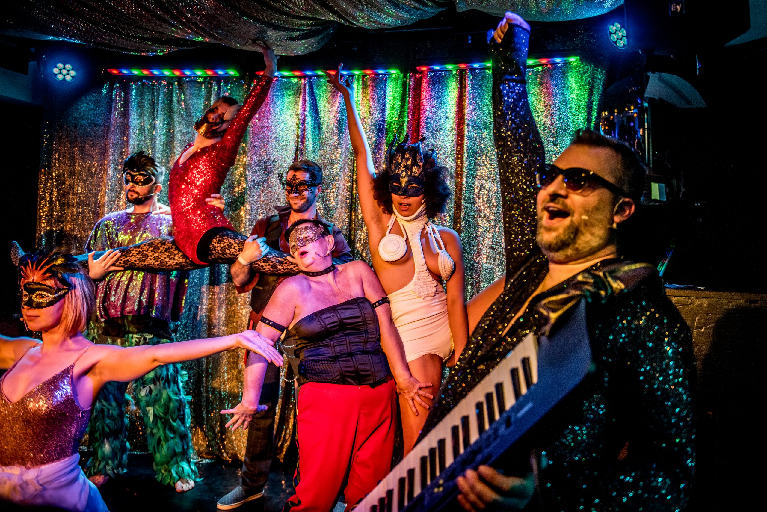 Zdjęcie ze spektaklu EXTRAVAGANZA o władzy Zdjęcie ze spektaklu EXTRAVAGANZA o władzy